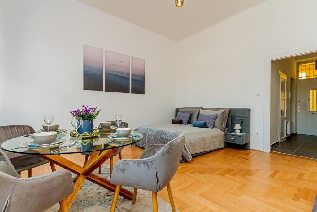 Bluebellhome-castle District * Budapeste