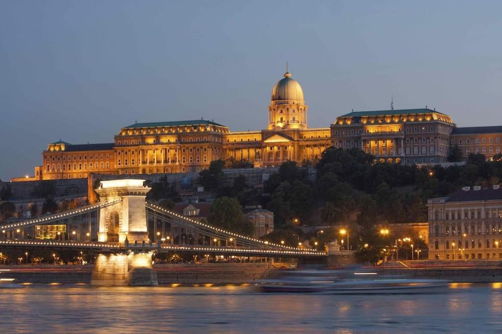 Bluebellhome-castle District * Budapeste